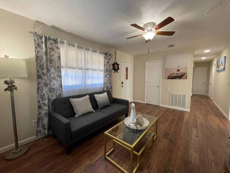 Home Sweet Home, 7 Minutes From Carolina Beach House in New Hanover County