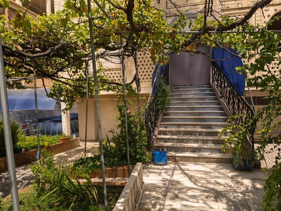 Spring, Day, Garden, Garden view, Swimming pool, Parking