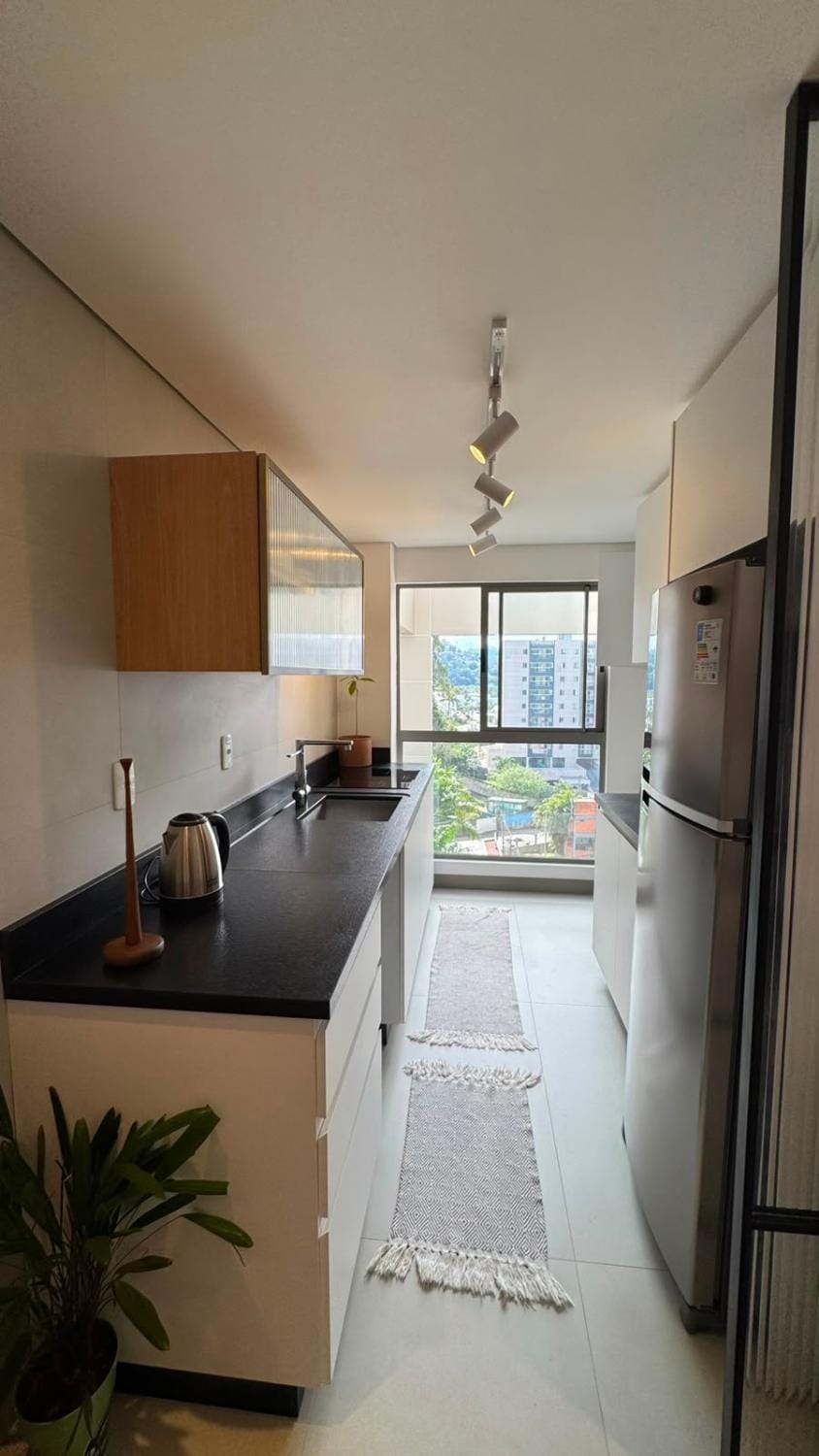 Estúdio novo com estacionamento e moderno com 1 quarto para 2 pessoas e próximo a Praia Brava em Itajaí e Balneário Camboriú Apartment in Balneário Camboriú
