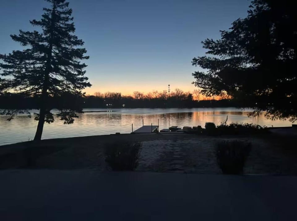 Peaceful Spacious Home on Crescent Lake Sleeps 8 House in Waterford Township