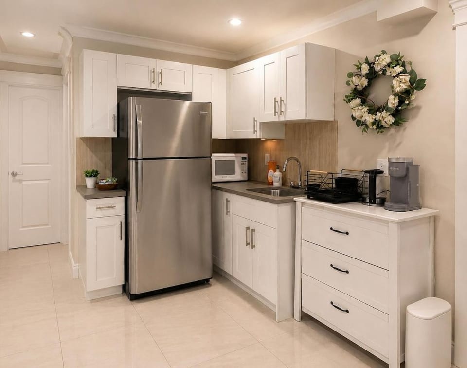Private 2BR with easy access to Metrotown House in Vancouver