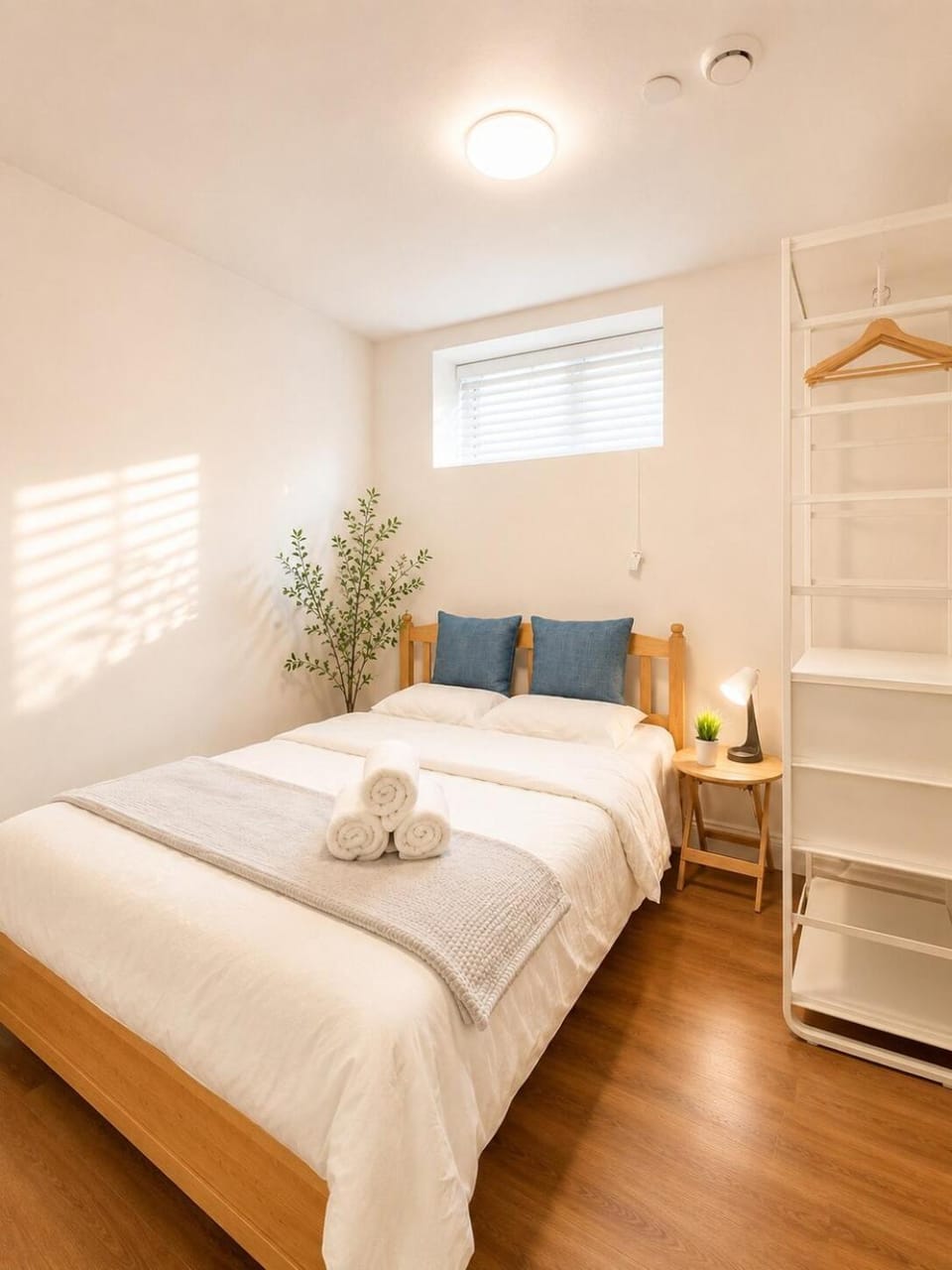 Private 2BR with easy access to Metrotown House in Vancouver