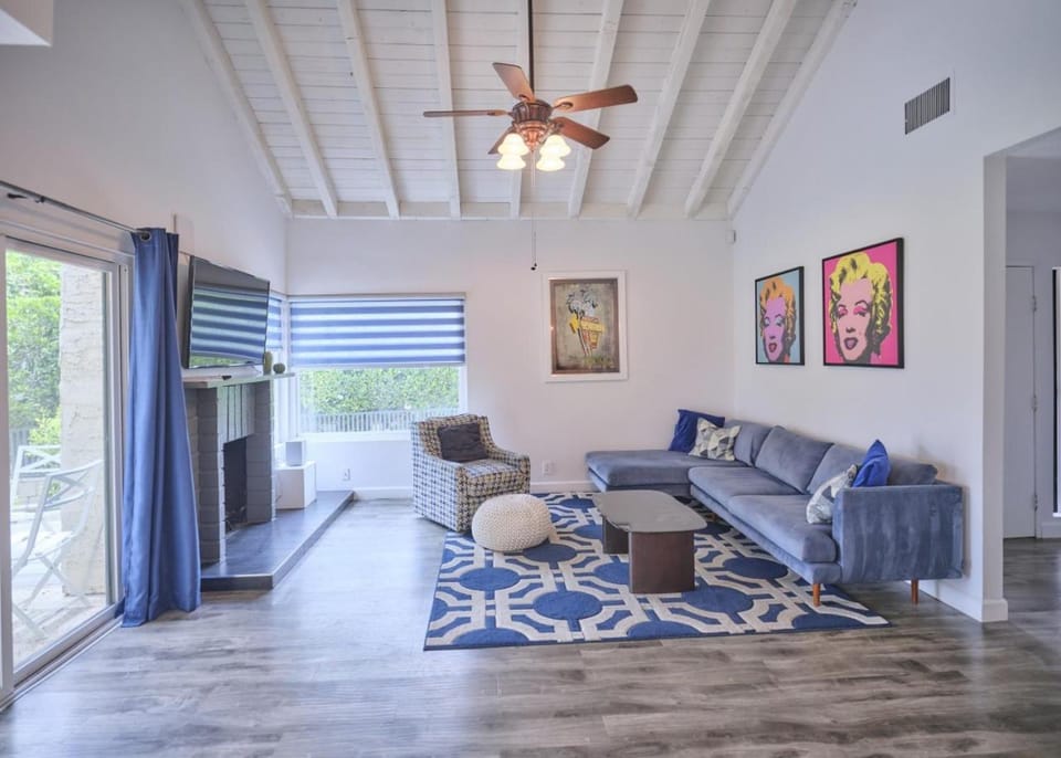 Living room, fireplace