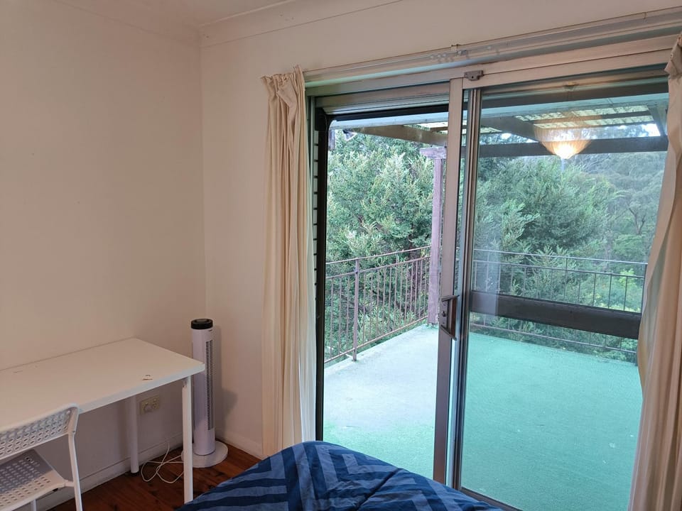 Comfortable Queen Room with Private Balcony - E2 Vacation rental in Sydney