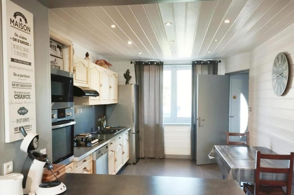 Les Moineaux 140 m2 climatise House in Jura