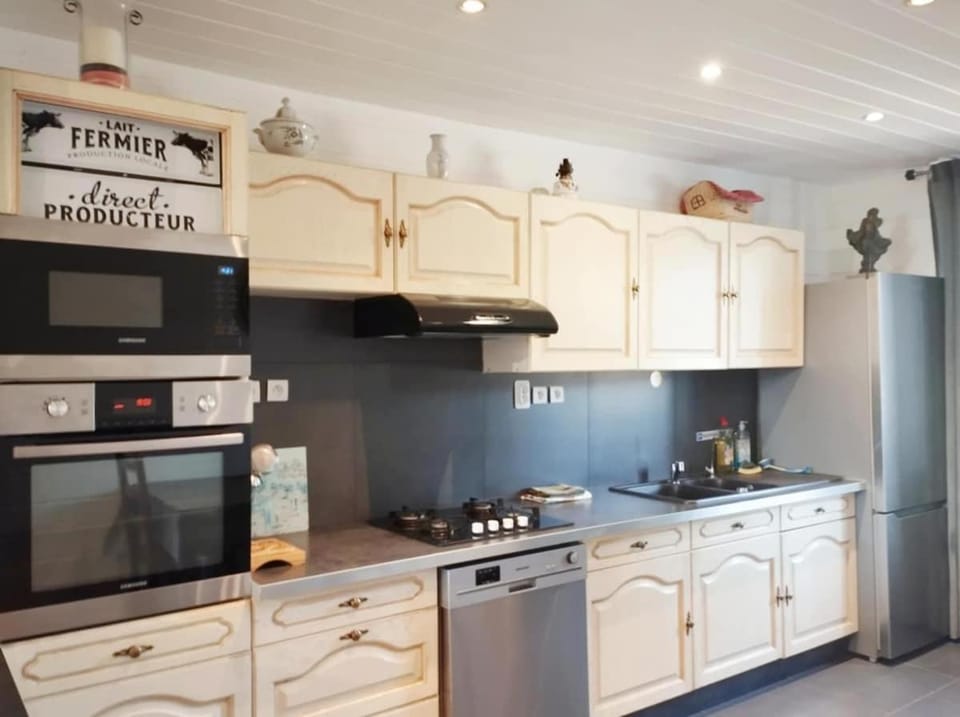 Les Moineaux 140 m2 climatise House in Jura