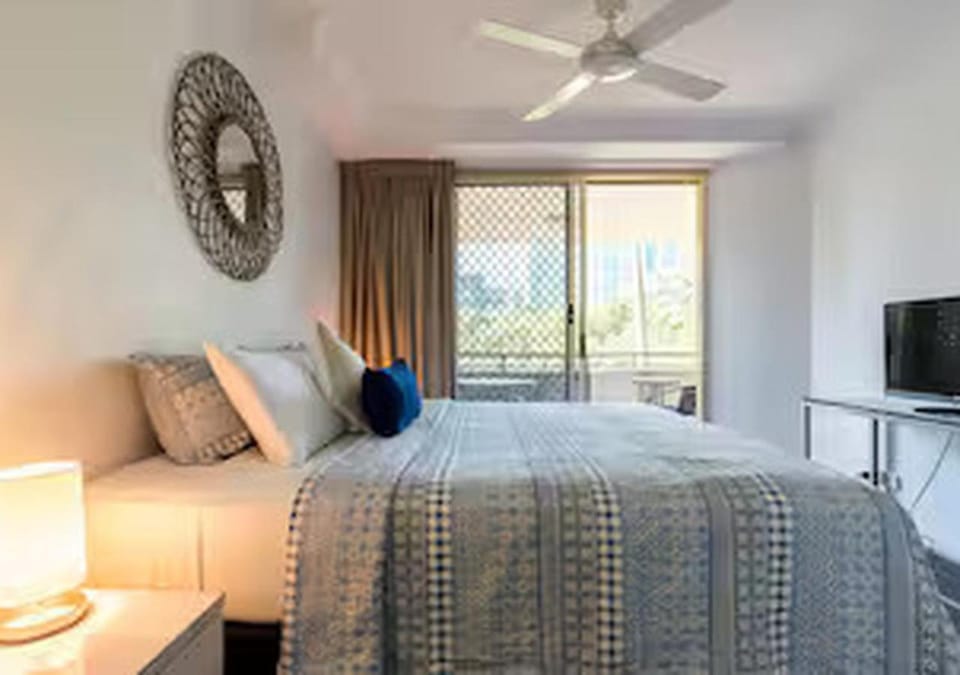 Gold Coast - City Skyline 1BR Pool, Spa & Tennis Apartment in Surfers Paradise