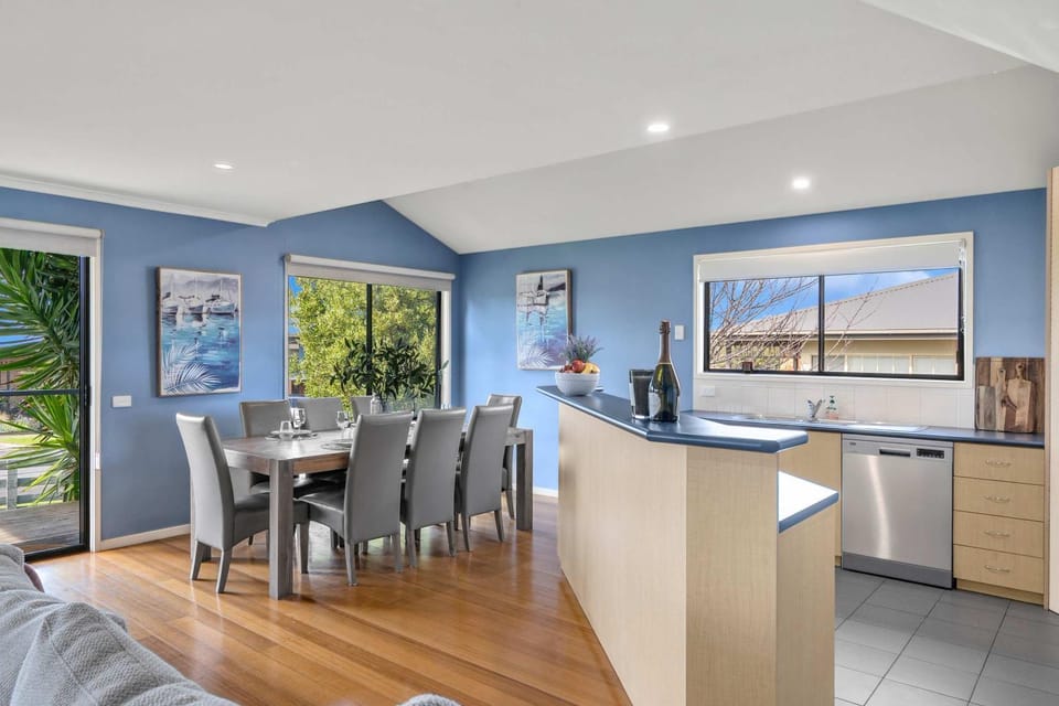 Blue Vista Retreat - Apollo Bay House in Apollo Bay
