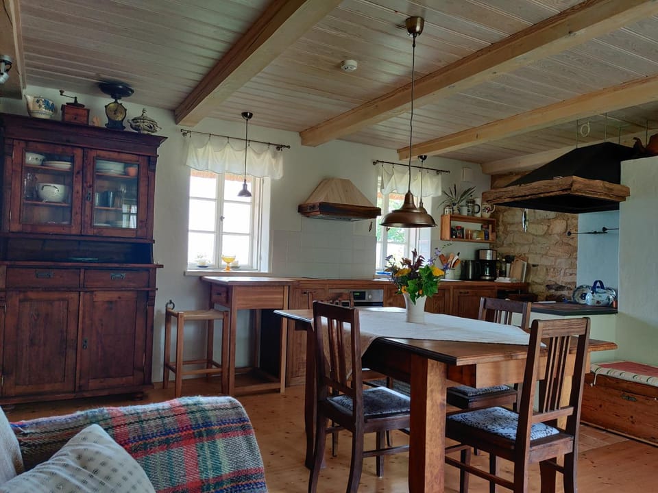 Kitchen or kitchenette, Living room, Dining area