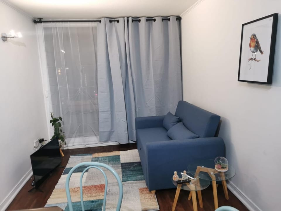 Panoramic View Balcony Metro Parque Almagro Apartment in Santiago