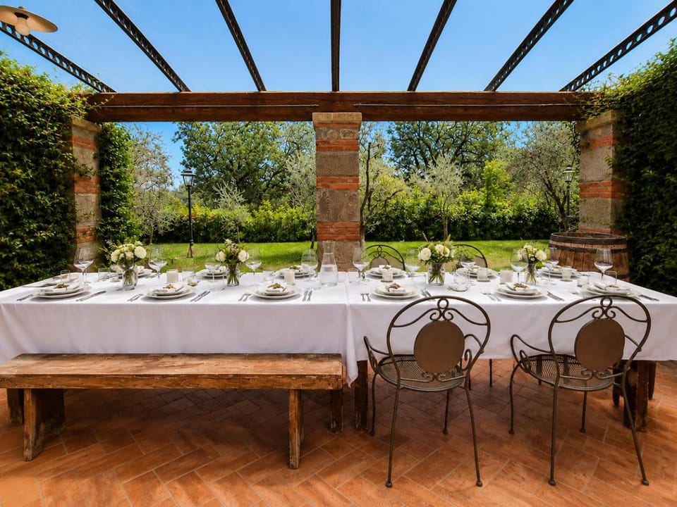 Patio, Dining area