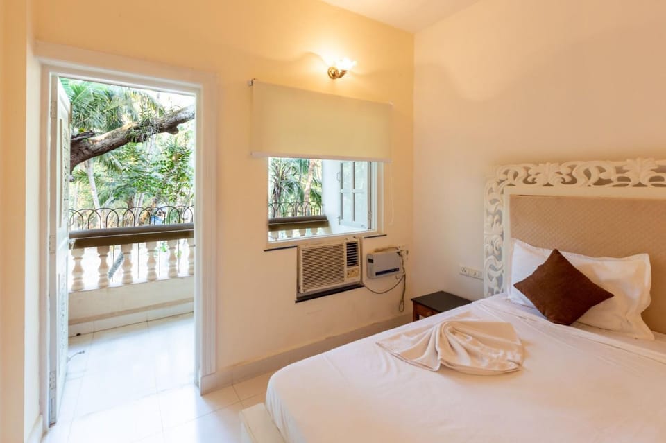 Bed, View (from property/room), Balcony/Terrace, Kitchen or kitchenette, Photo of the whole room, Bedroom, minibar, towels, air conditioner