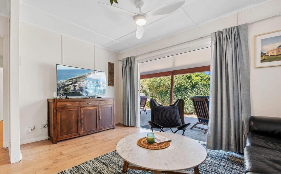 Communal lounge/ TV room, Dining area