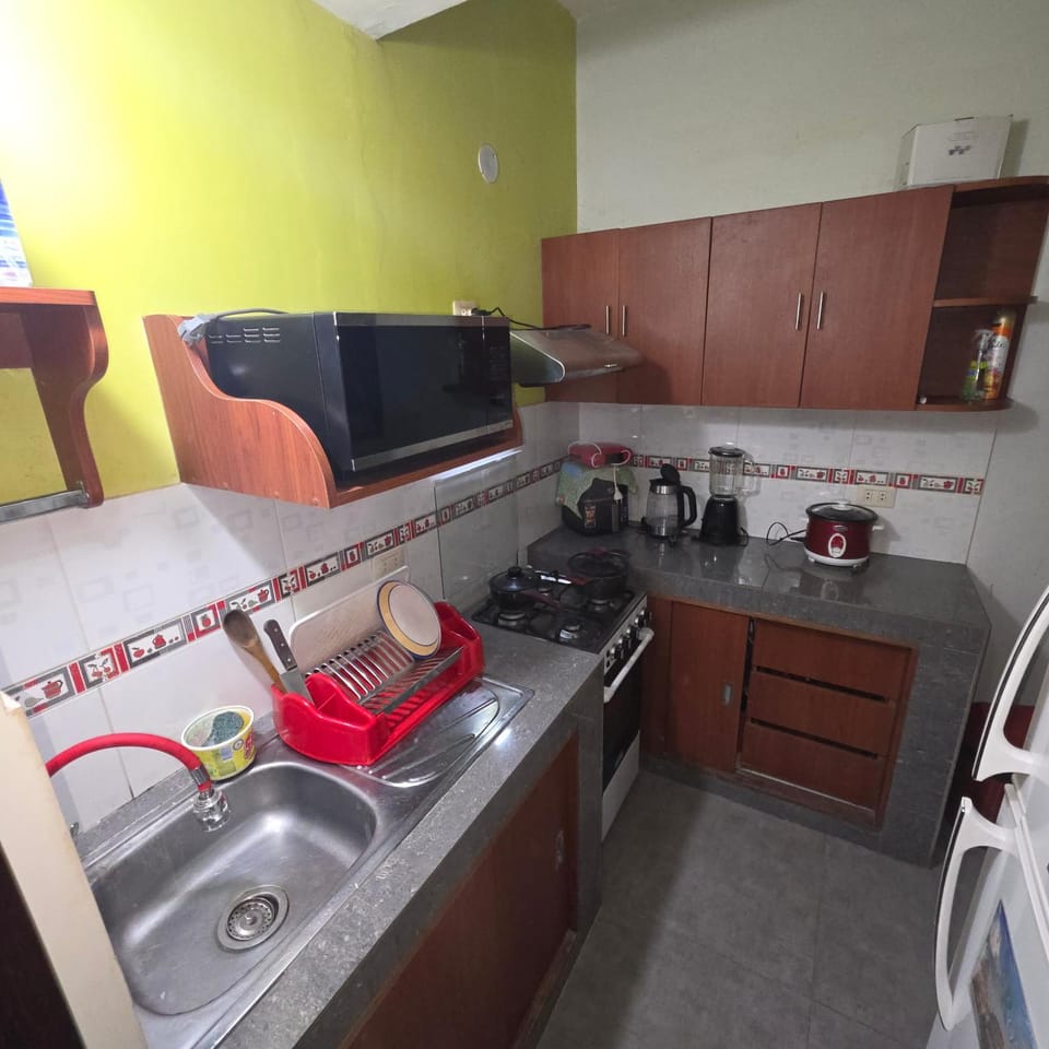 Kitchen or kitchenette, dishwasher, toaster