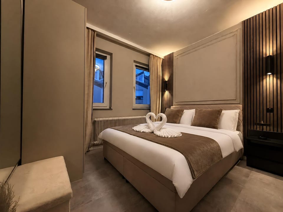 Bedroom, wardrobe