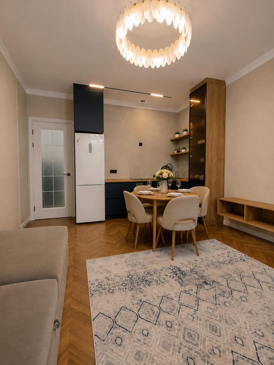 Seating area, Dining area, oven, stove