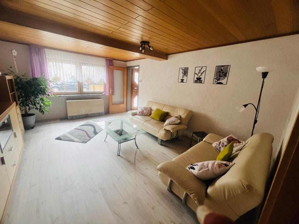 Living room, Photo of the whole room, Seating area