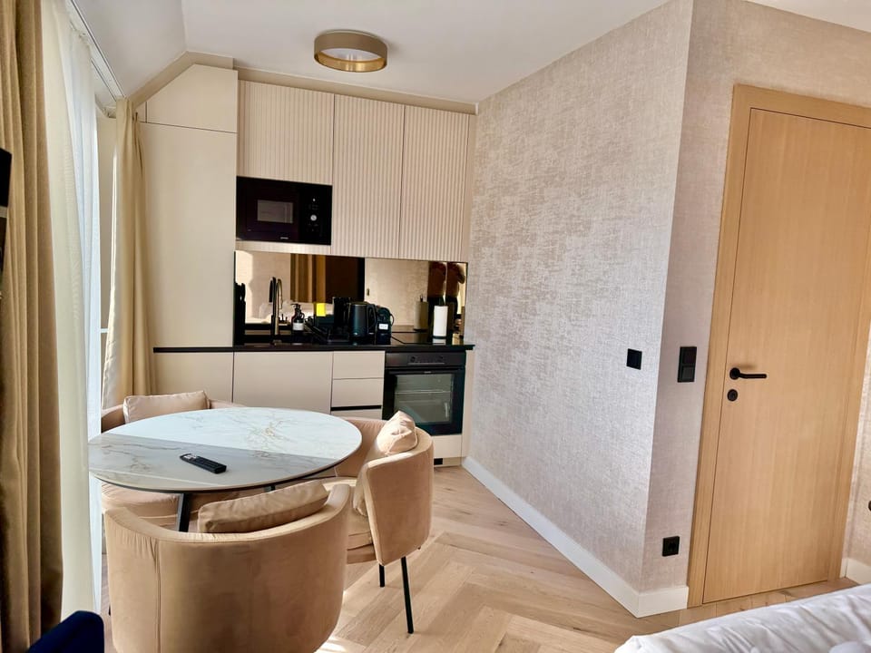 Premium Deluxe Apartment LEGRAND near Metro Apartment in Vienna