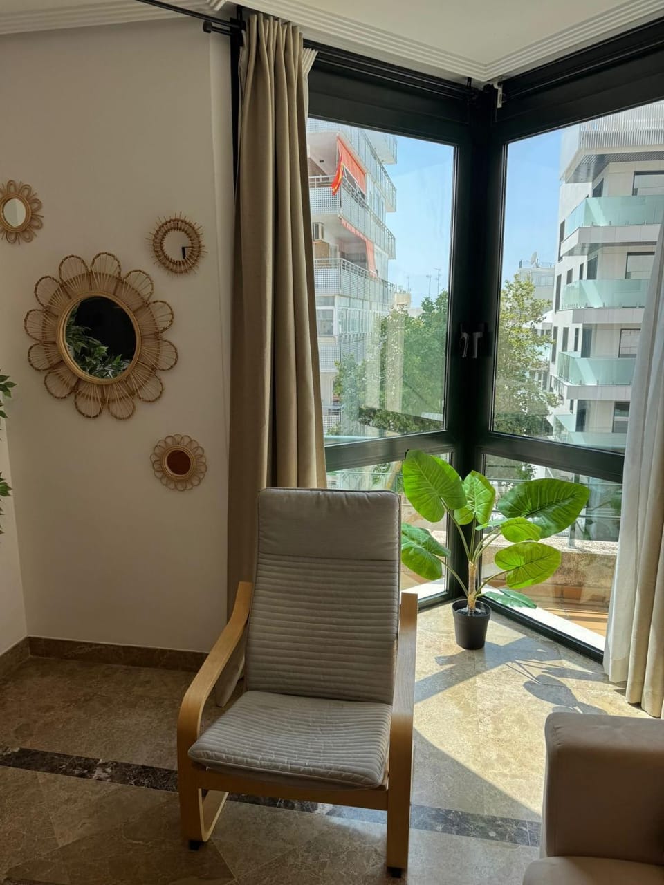 Day, View (from property/room), Balcony/Terrace, Living room, Seating area