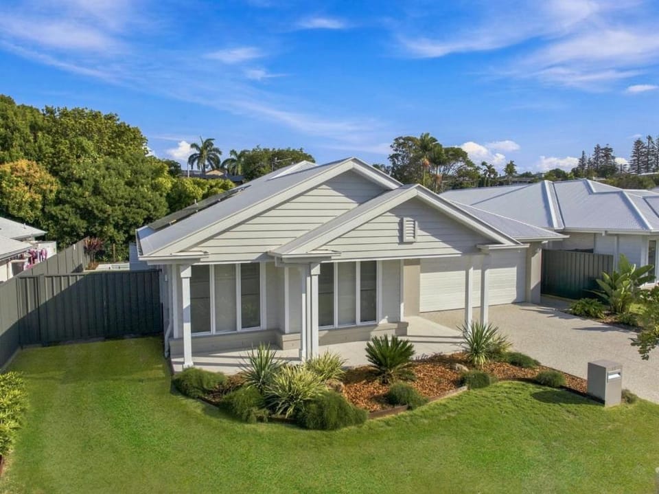 Property building, Garden