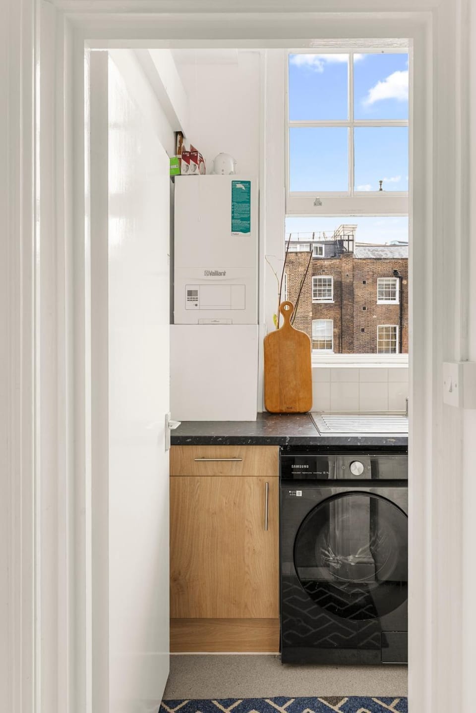 Bright Victorian 1-Bed by Hyde Park & Paddington Apartment in City of Westminster