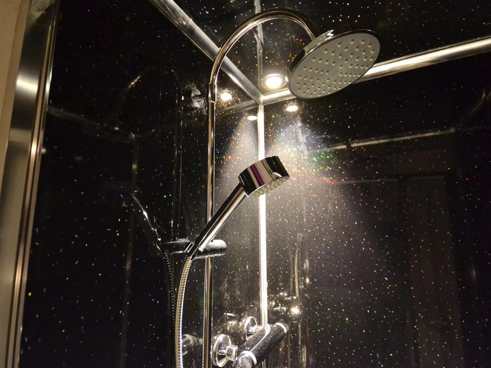 Shower, Night, Summer, On site
