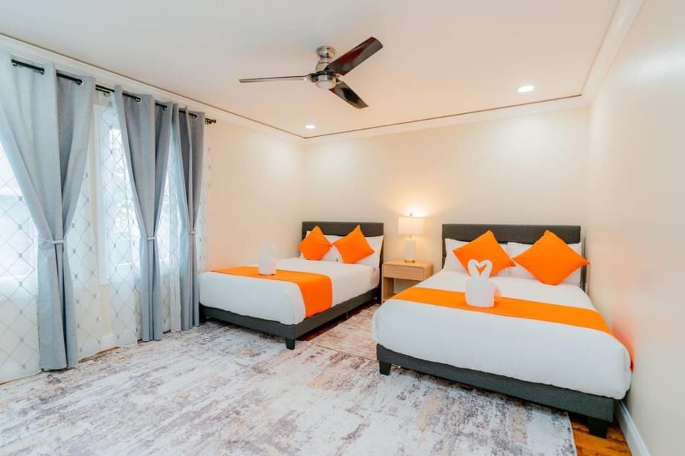 Modern Luxury 3BR 2 Baths Parking 15 Min NYC Apartment in Jersey City