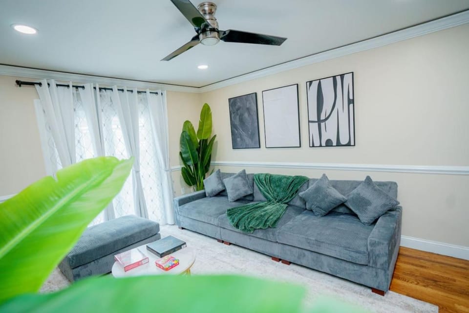 Modern Luxury 3BR 2 Baths Parking 15 Min NYC Apartment in Jersey City