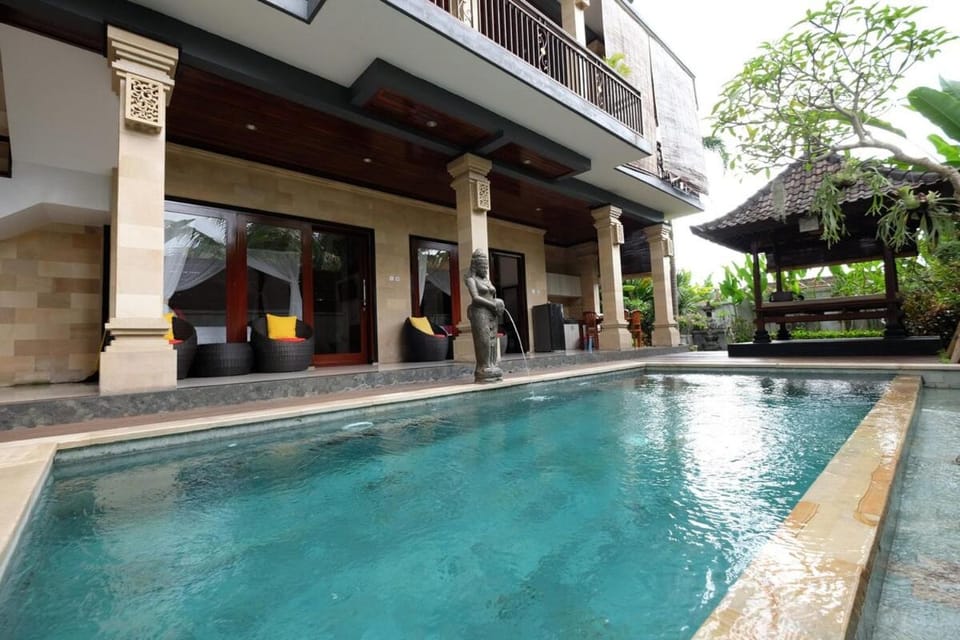 Swimming pool, Swimming pool