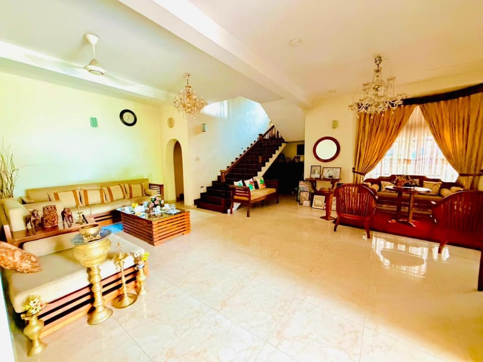 SACHA airport Transit Villa Bed and Breakfast in Western Province