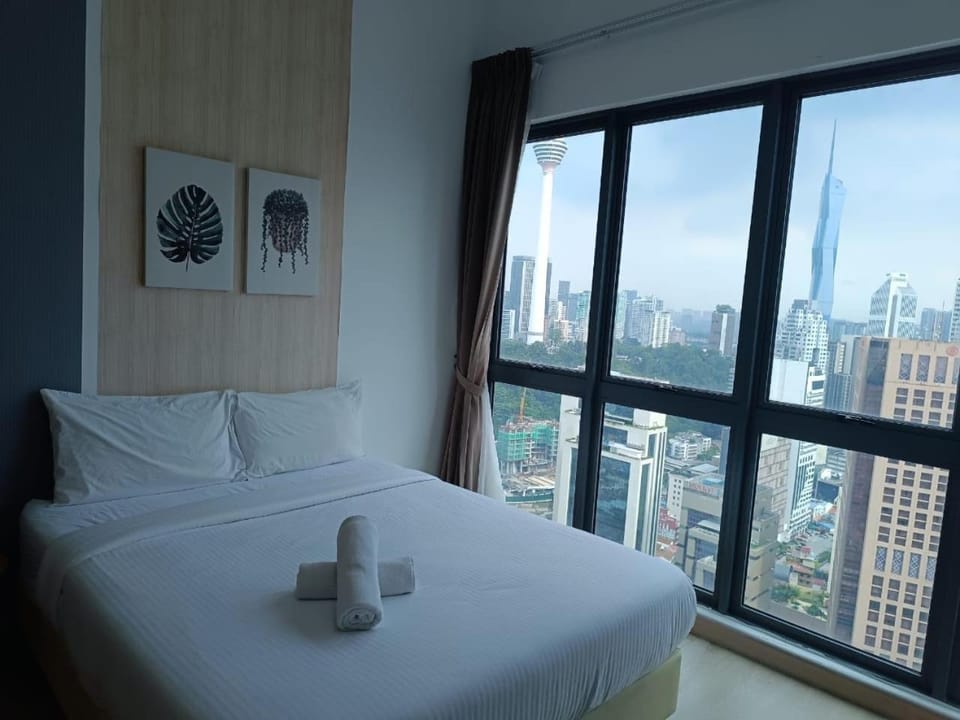 Bed, Photo of the whole room, Bedroom, City view
