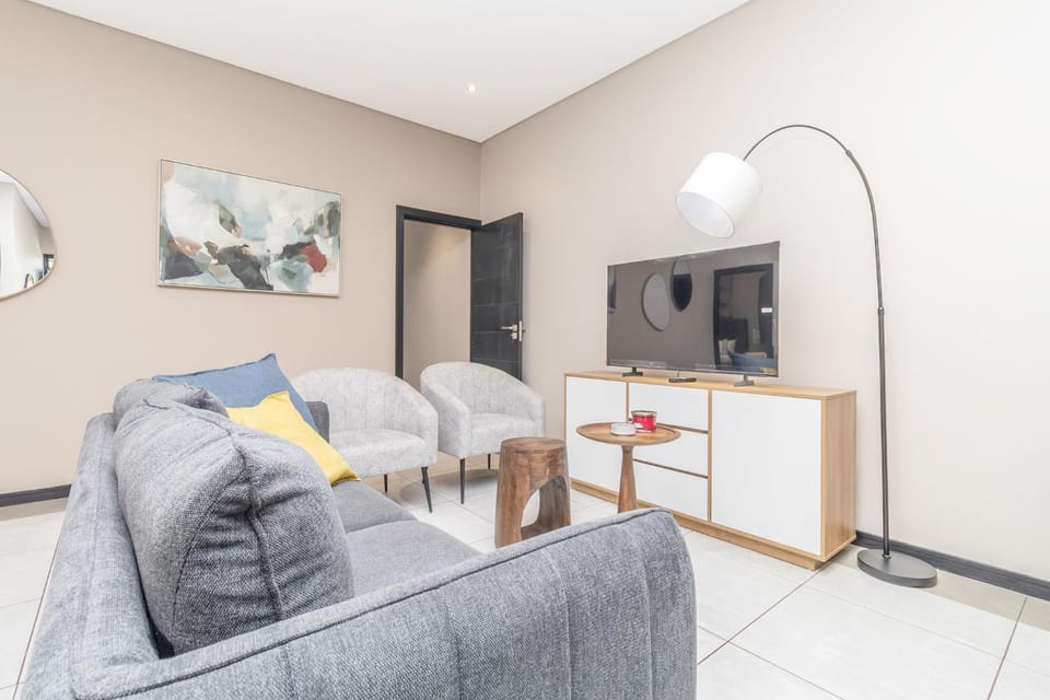 Contemporary London Living! Apartment in Sandton