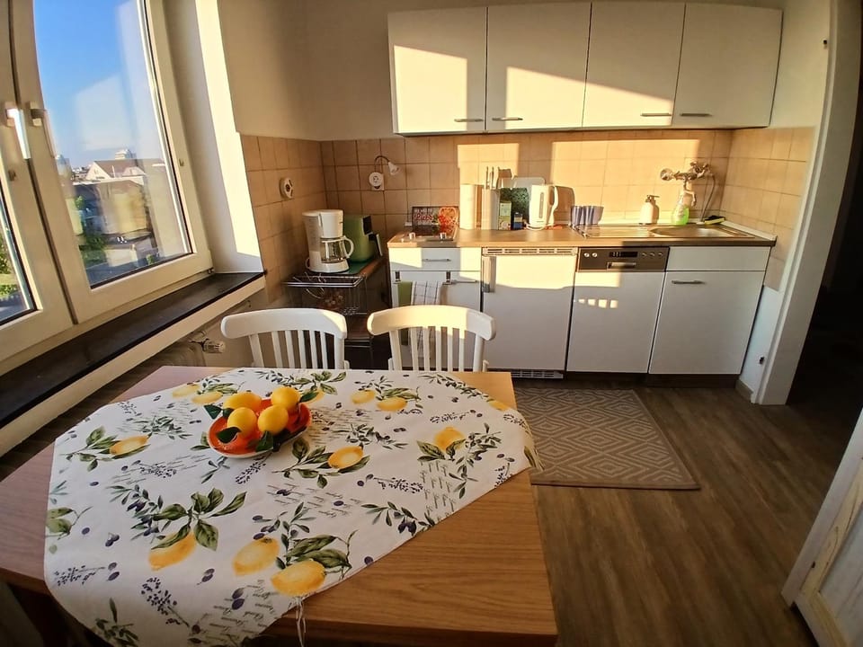 Property building, Kitchen or kitchenette, Living room