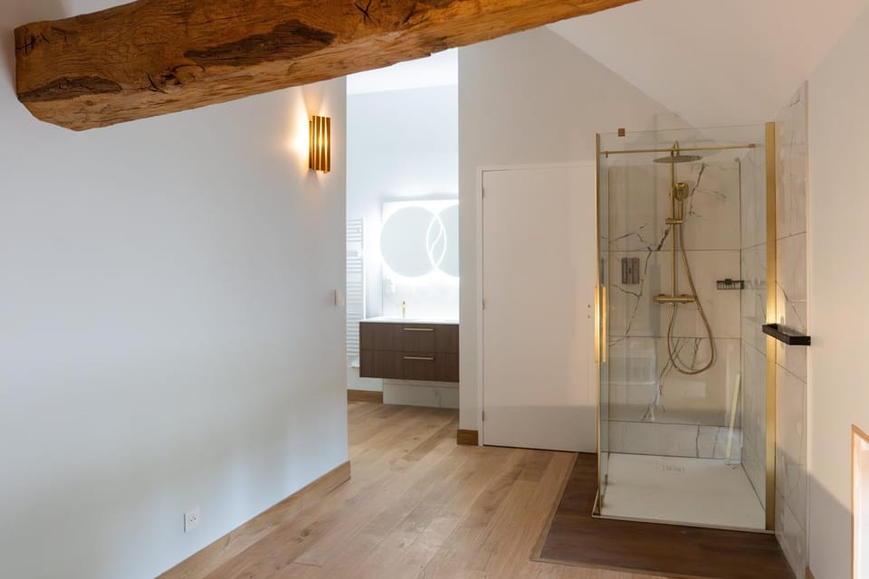 Bathroom, Living room