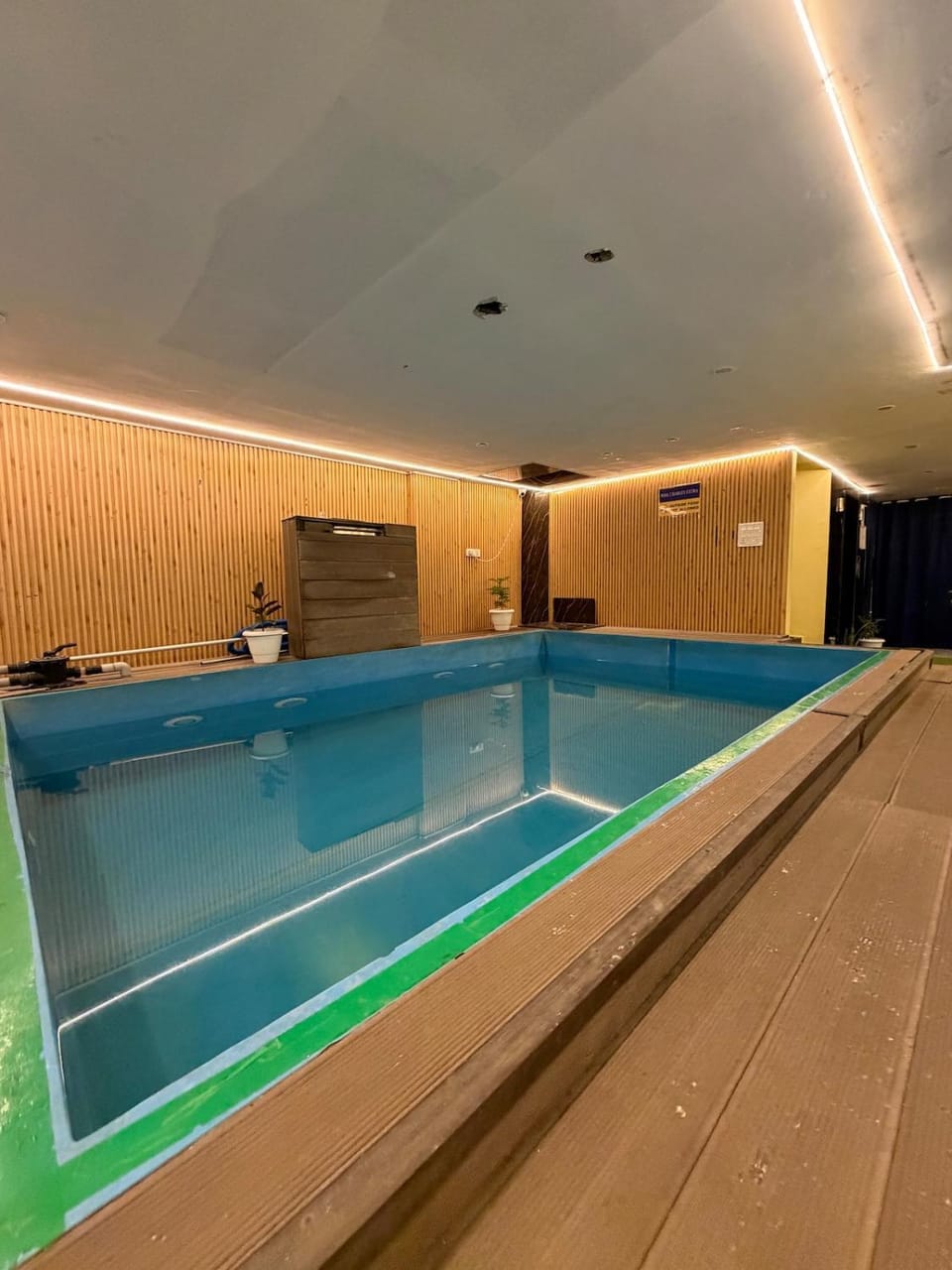 Cozy 1BHK with Pool and Balcony in Tapovan Apartment in Rishikesh