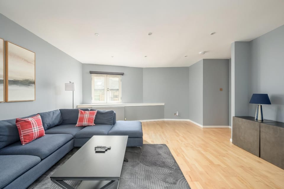 Communal lounge/ TV room, Living room
