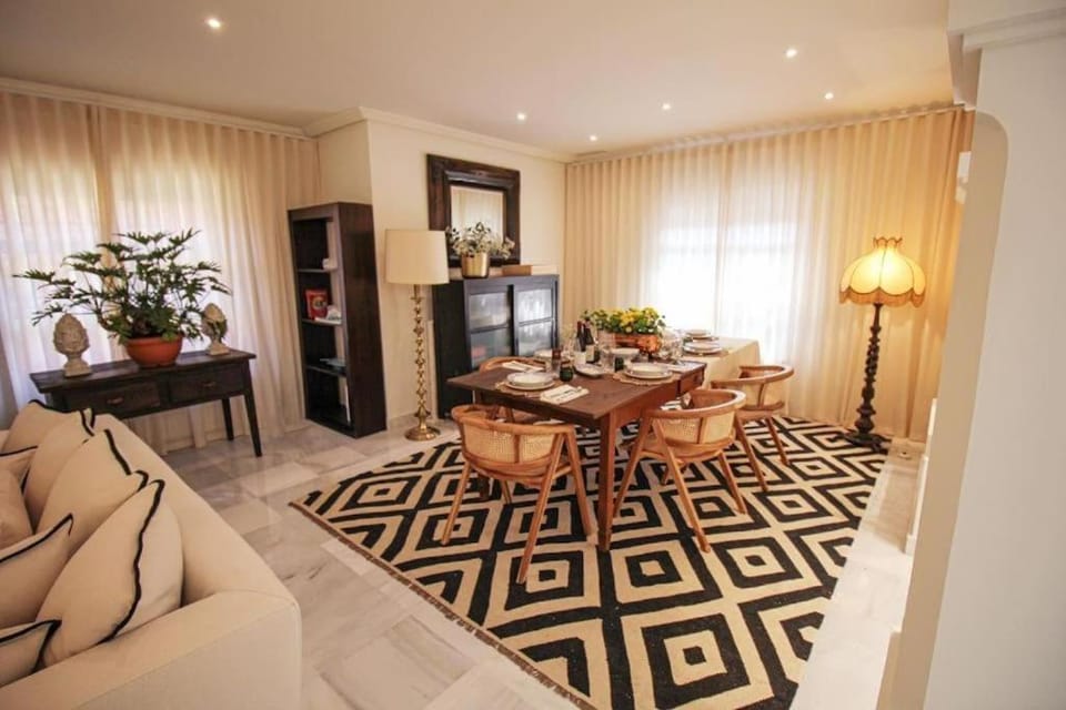 Living room, Dining area