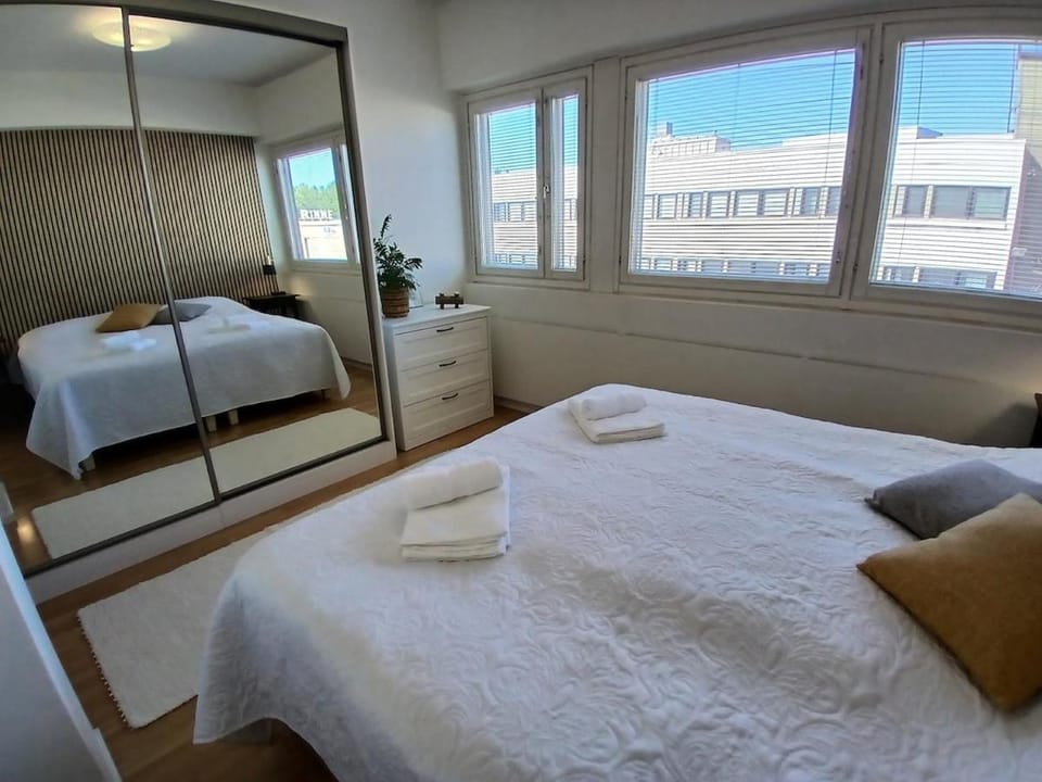 Bed, Bedroom, towels, wardrobe