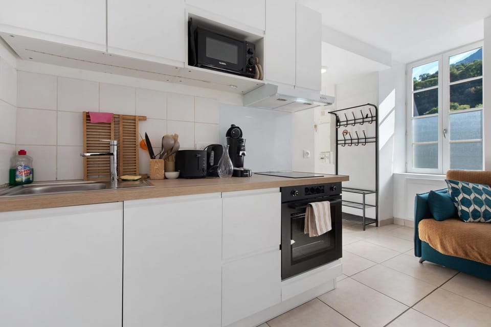 Kitchen or kitchenette, Living room