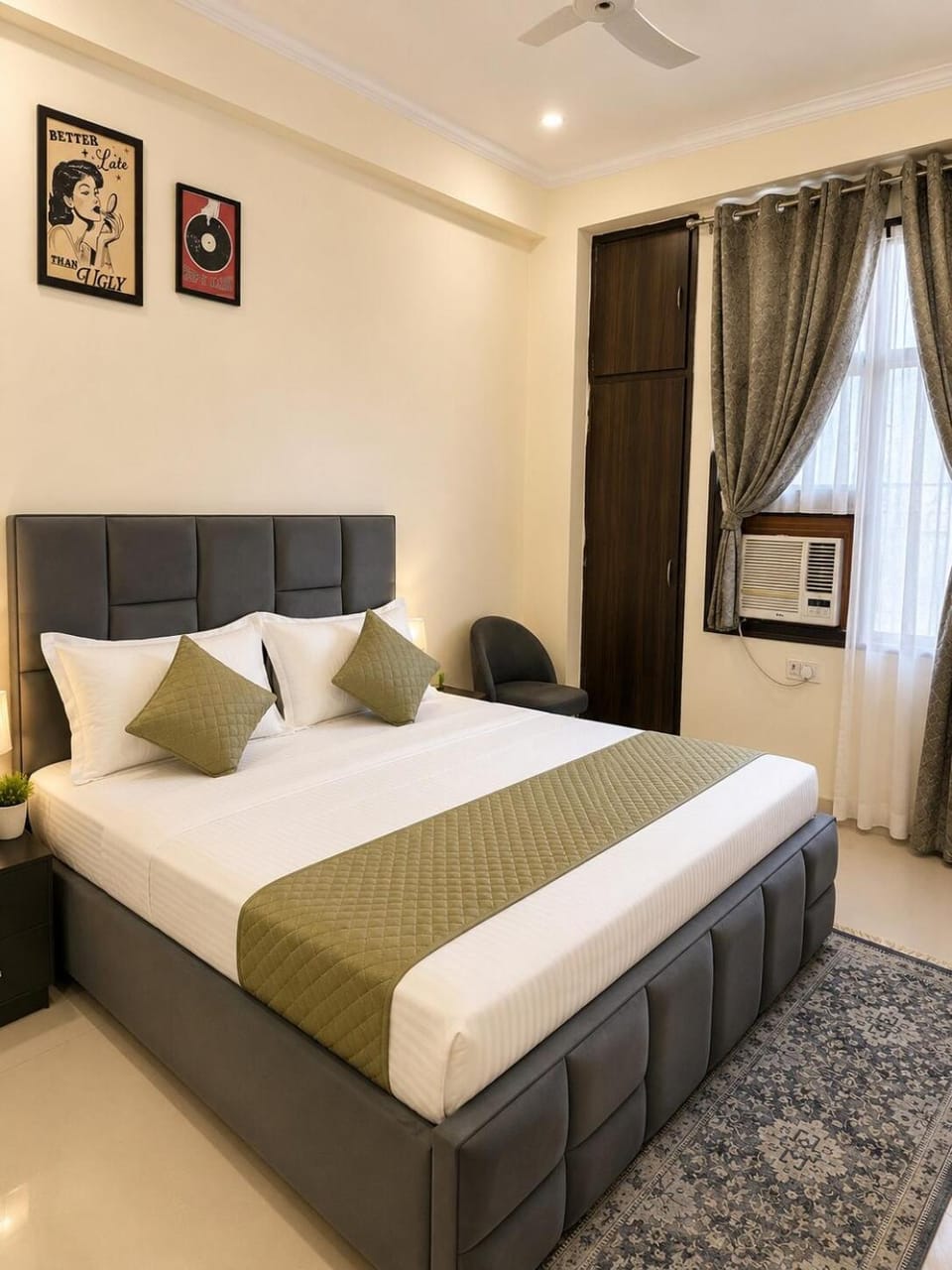 Bed, Photo of the whole room, Bedroom