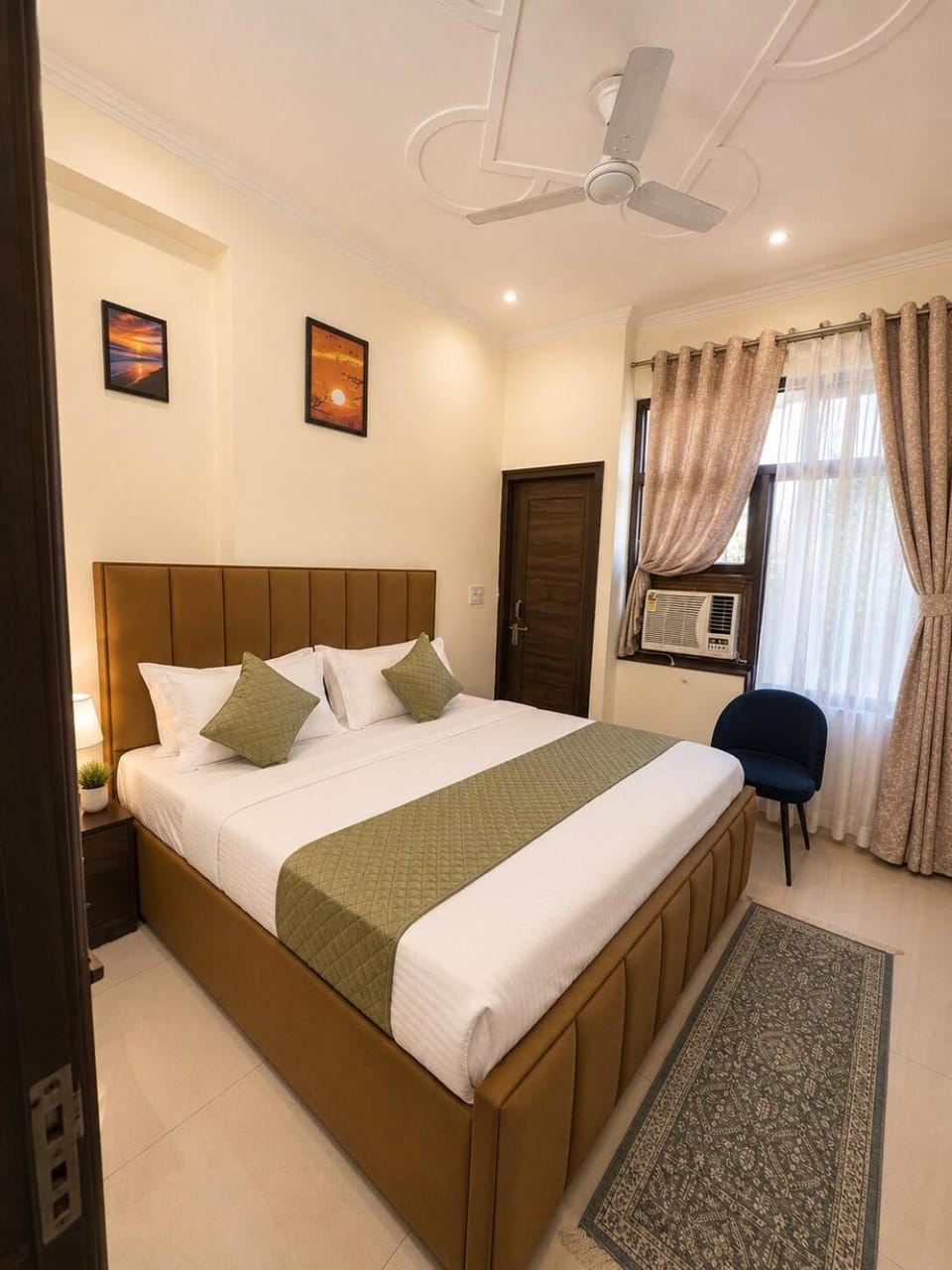 Bed, Photo of the whole room, Bedroom, air conditioner