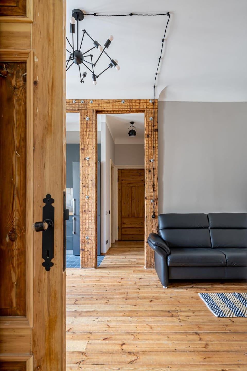 Authentic Interior, Netflix & HBO - Charming Retreat by Innorental Apartment in Riga