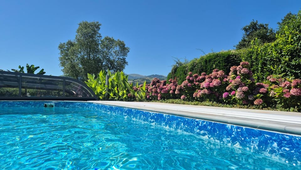 Mountain view, Swimming pool