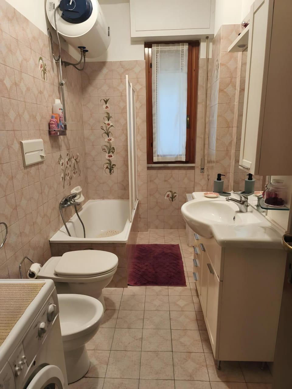 Bathroom, Living room
