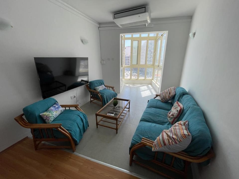 Seafront Traditional Cosy Apartment Apartment in Sliema