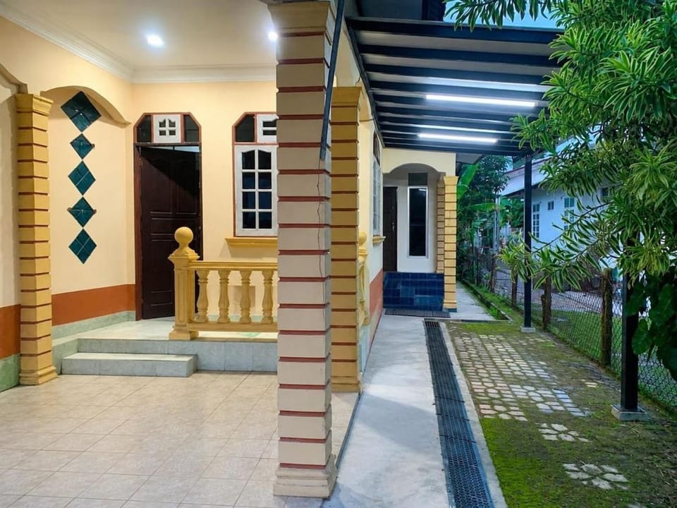 Roomstay Alyahya Gong Badak, Kuala Terengganu House in Terengganu, Malaysia