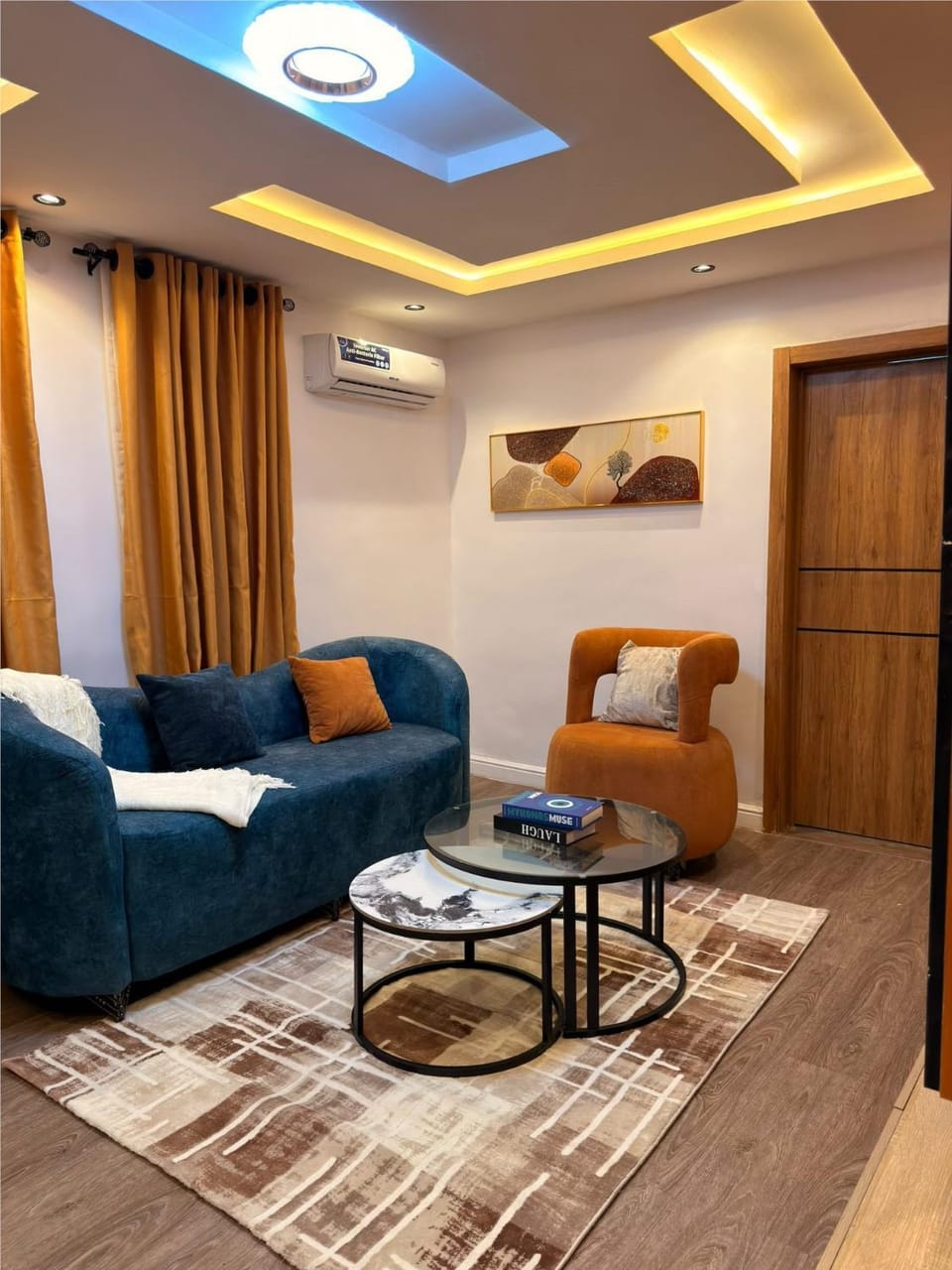 Living room, Seating area, air conditioner
