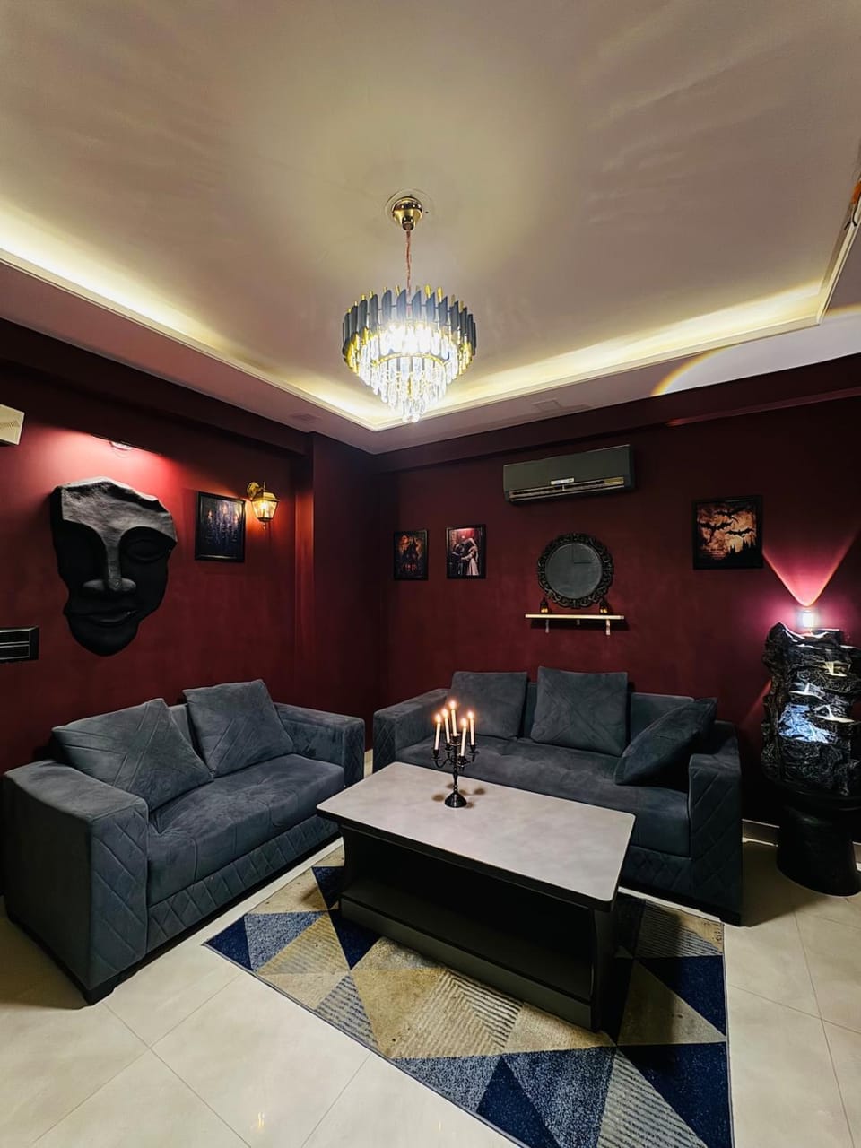 Black Rose Apartment in Jaipur