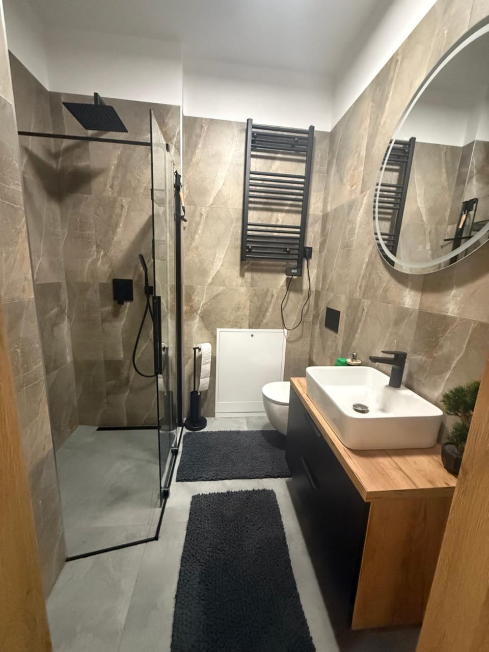 Shower, Toilet, Bathroom