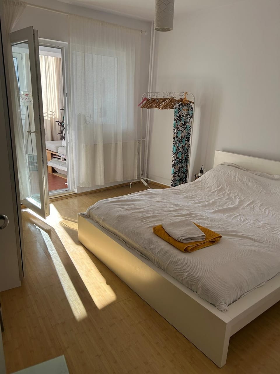 Central, musical & sunny apartment Apartment in Bucharest